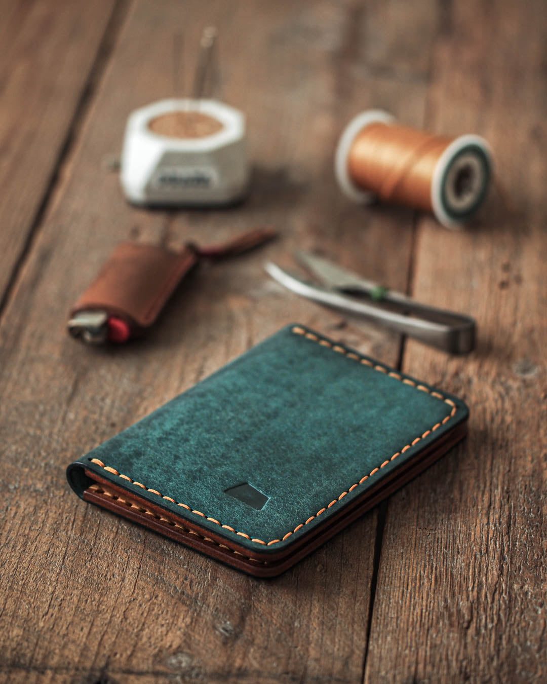 Luava handmade leather bi-fold wallet