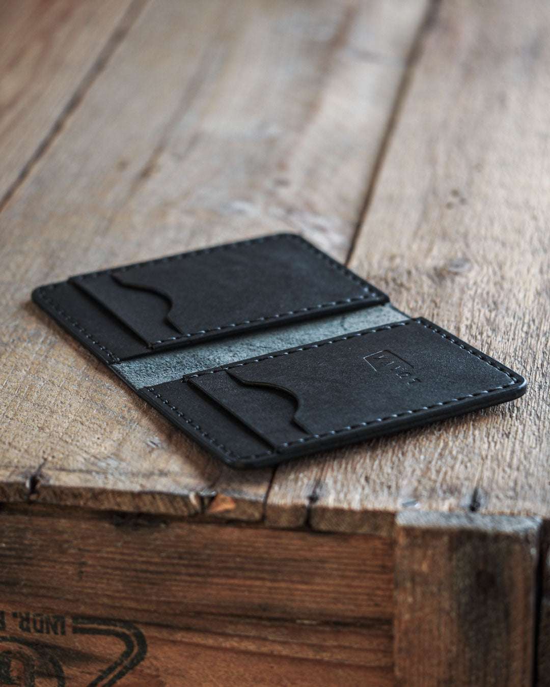 Luava handmade leather bi-fold wallet ranch black