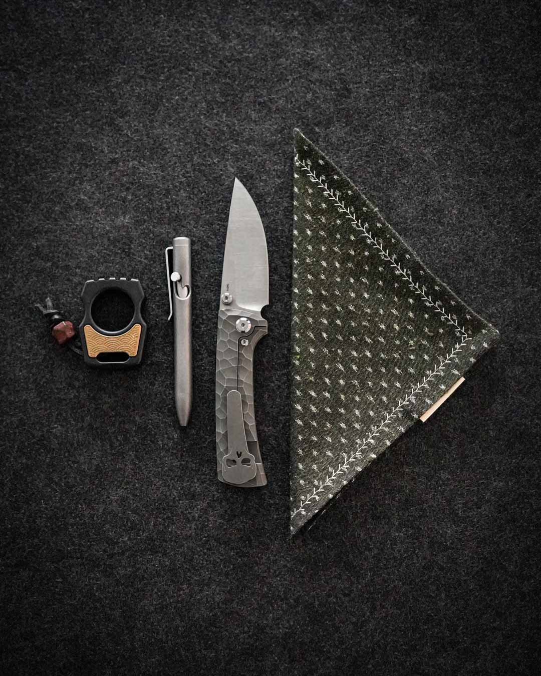 Make your flat-lay photos shine with EDC Hanks