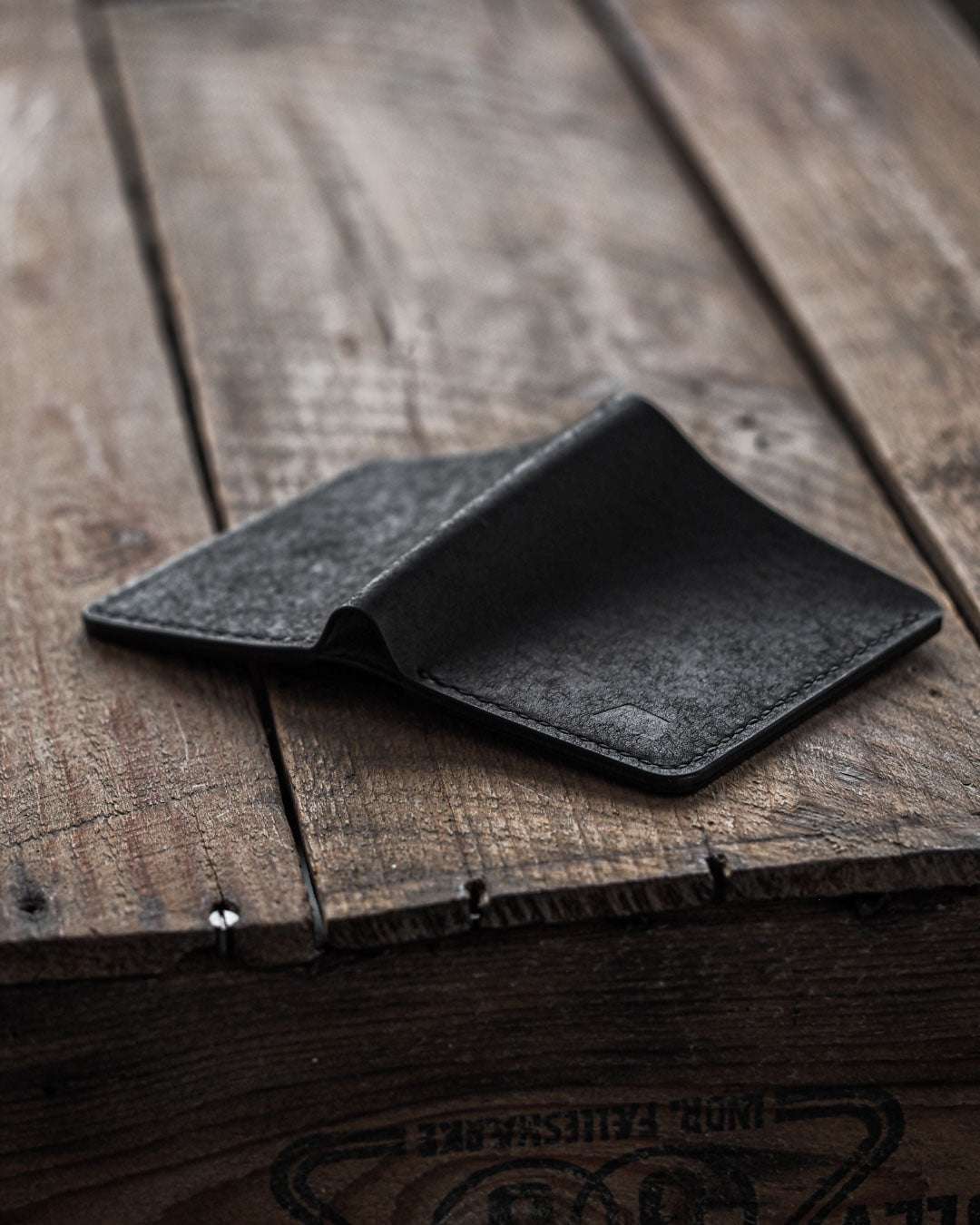 Handmade leather bi-fold wallet koloss black