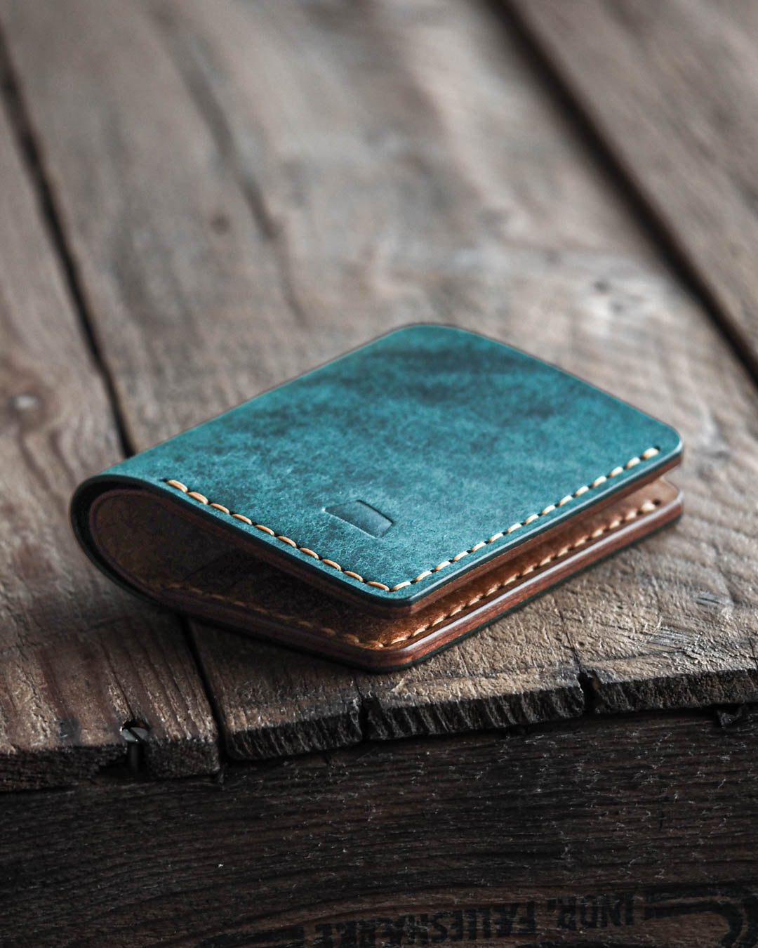 Luava handmade leather bi-fold wallet for men NERO shore