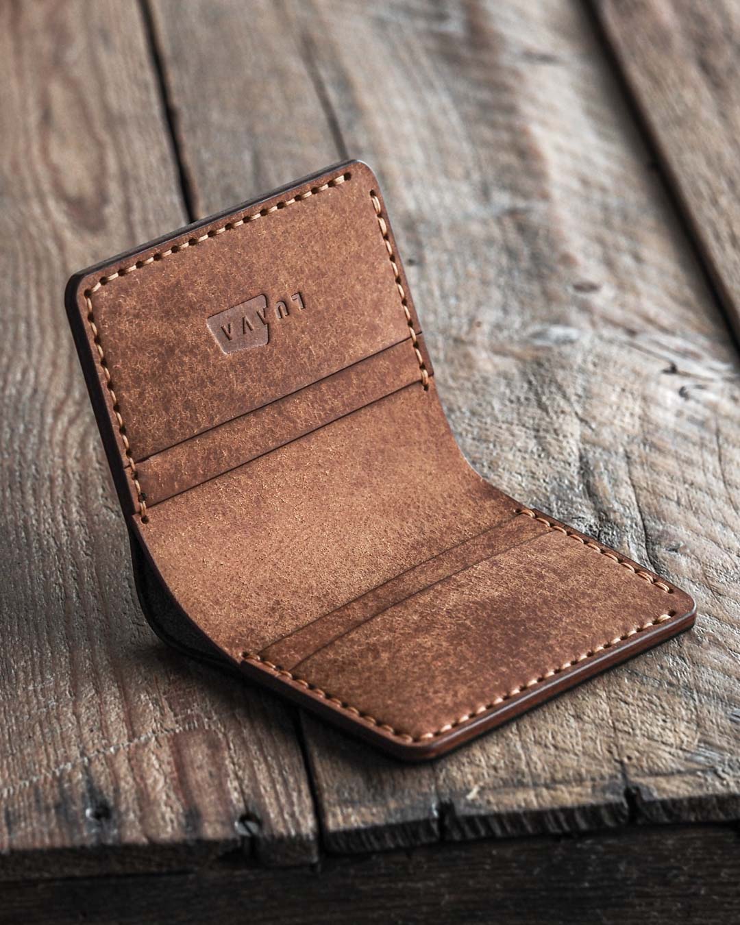 Luava handmade leather bi-fold wallet for men NERO shore