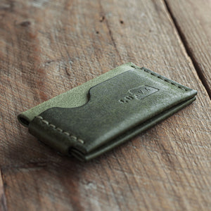 Luava handmade leather wallet Flat in Pine color back