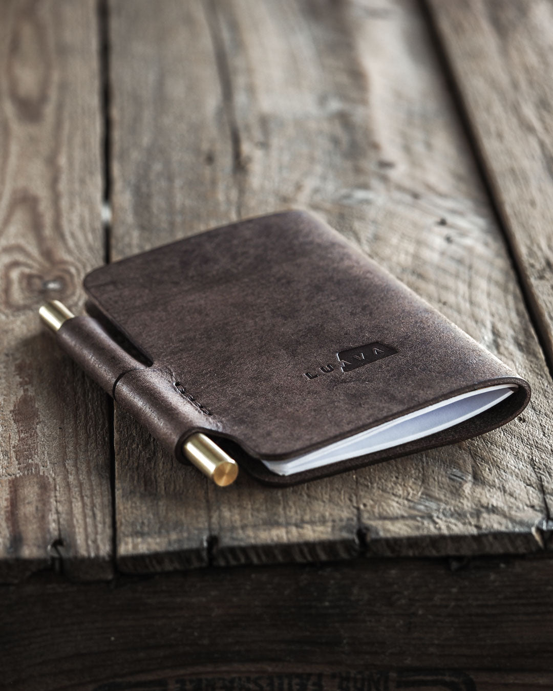 Luava handmade leather notebook cover sketchbook journal Voyager color tabacco brown back