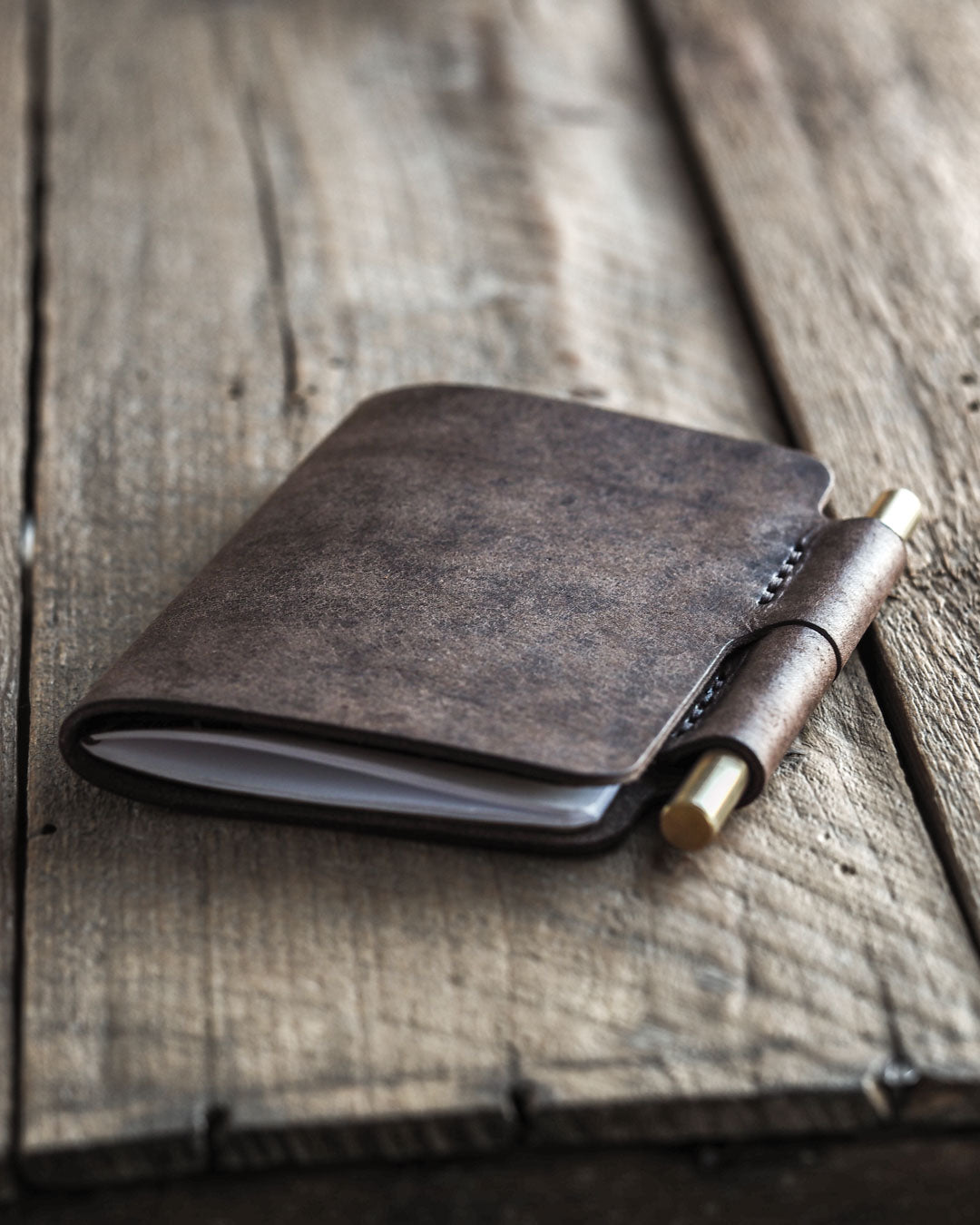 Luava handmade leather notebook cover sketchbook journal Voyager color tabacco brown front