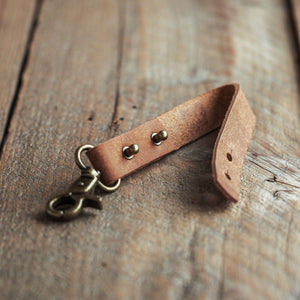 Luava handmade leather keychain cognac
