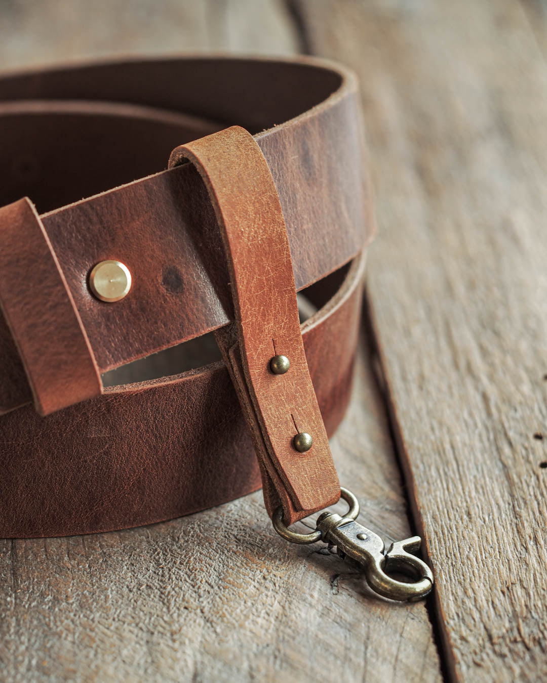 Luava handmade leather keychain cognac