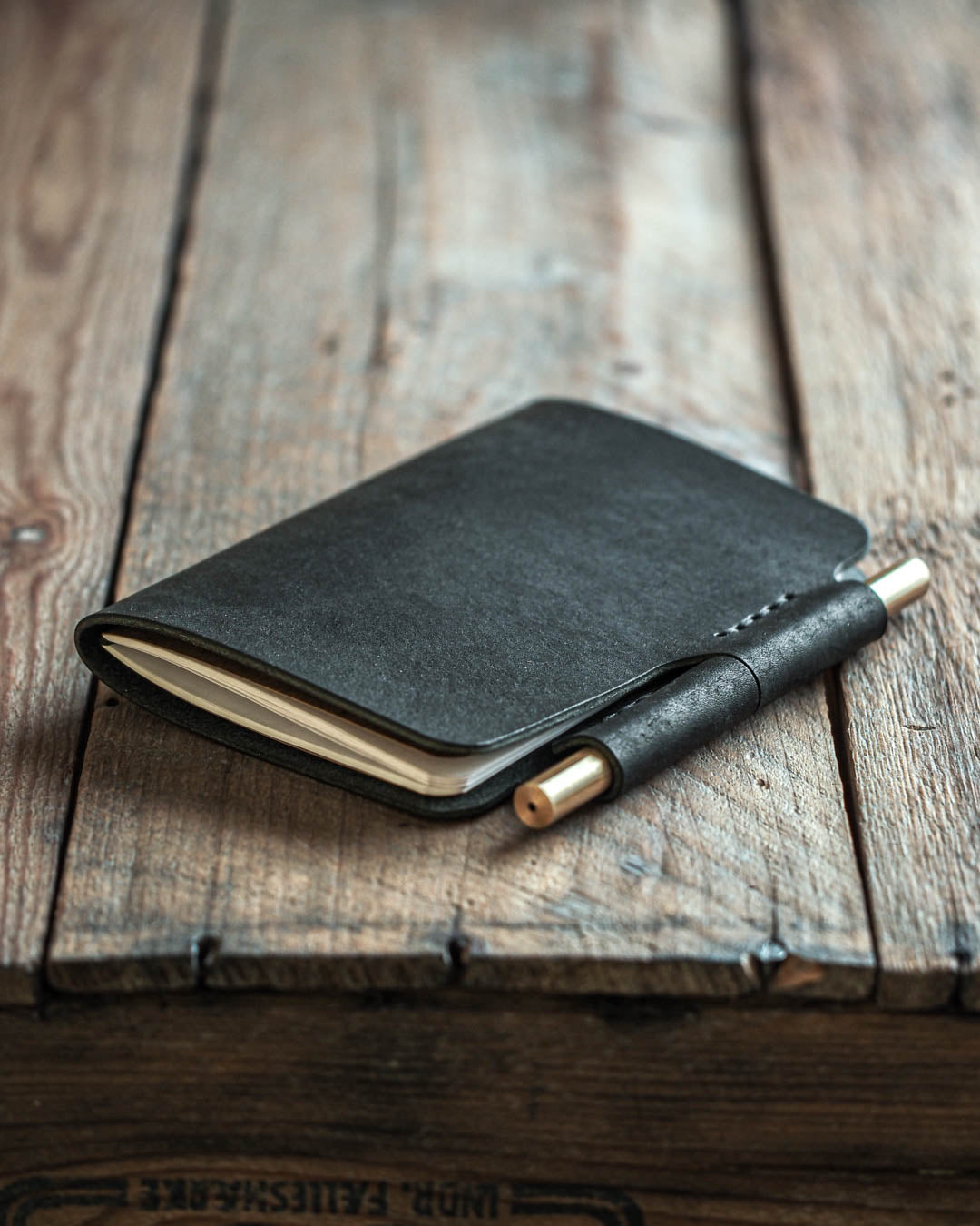 Luava handmade leather notebook cover sketchbook journal Voyager color black front