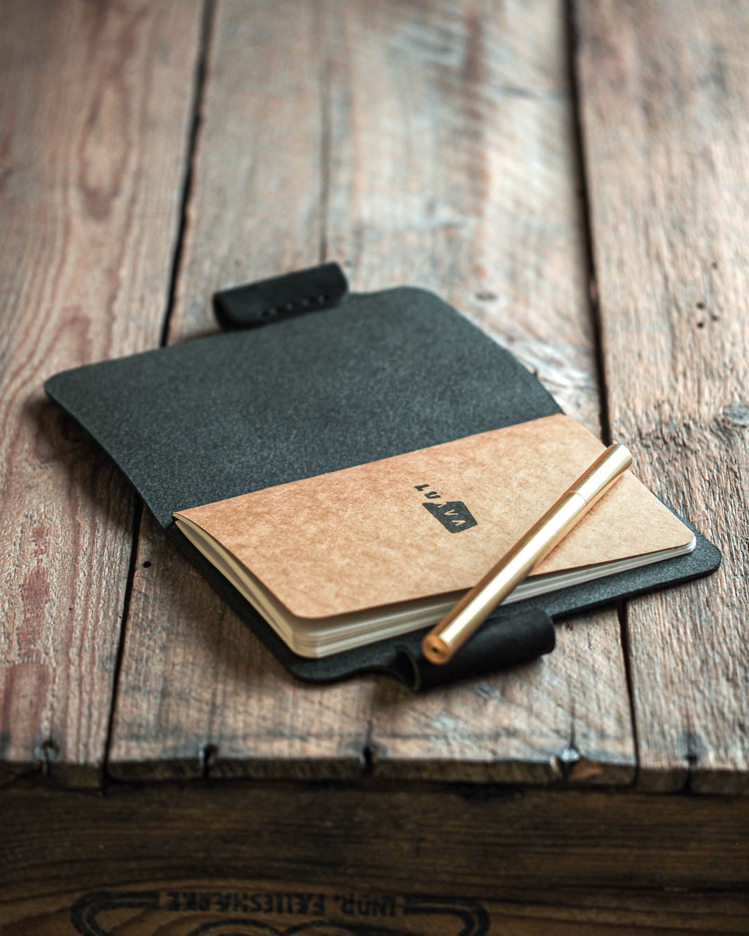 Luava handmade leather notebook cover sketchbook journal Voyager color black open