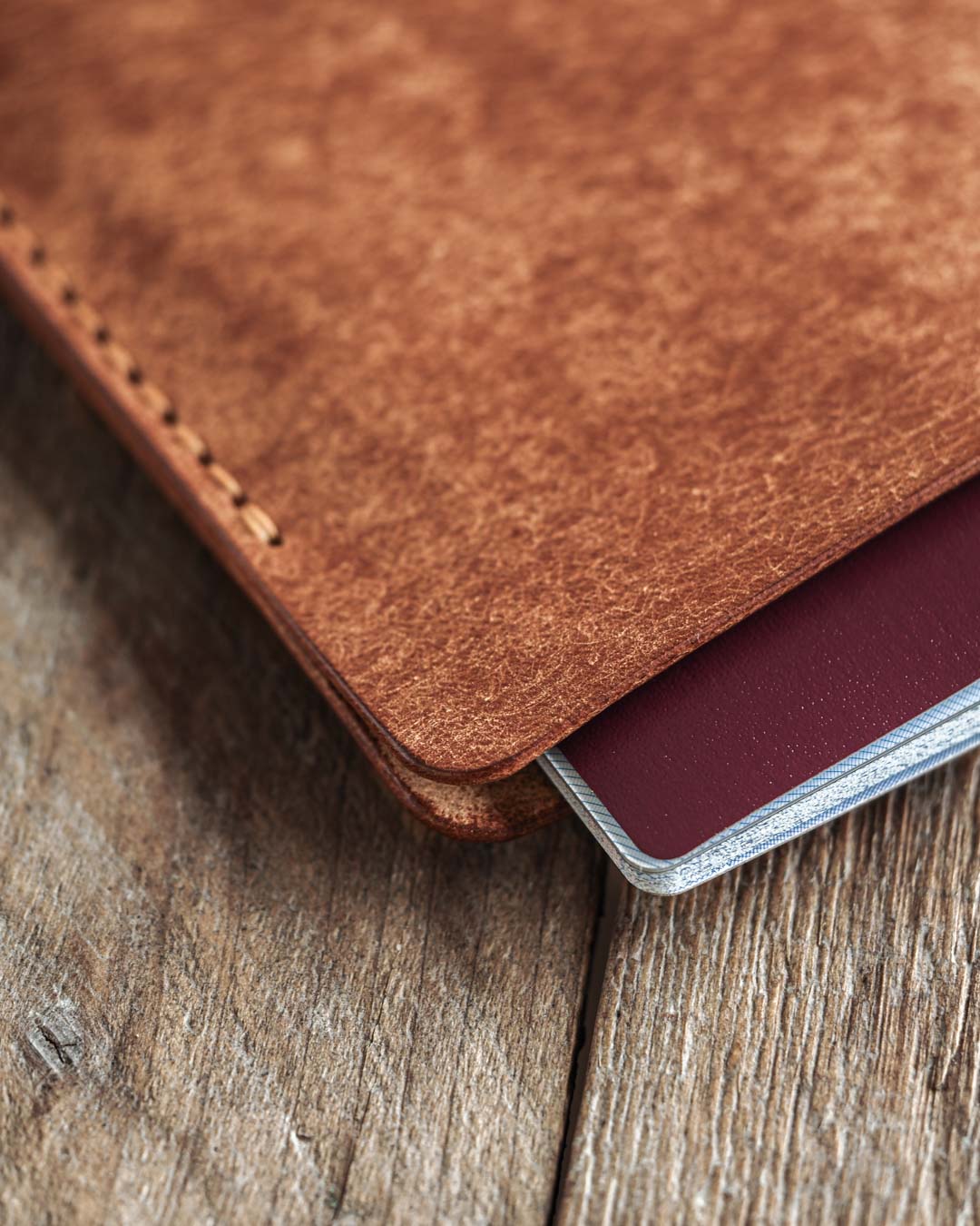 Luava handmade leather passport cover. color cognac. corner