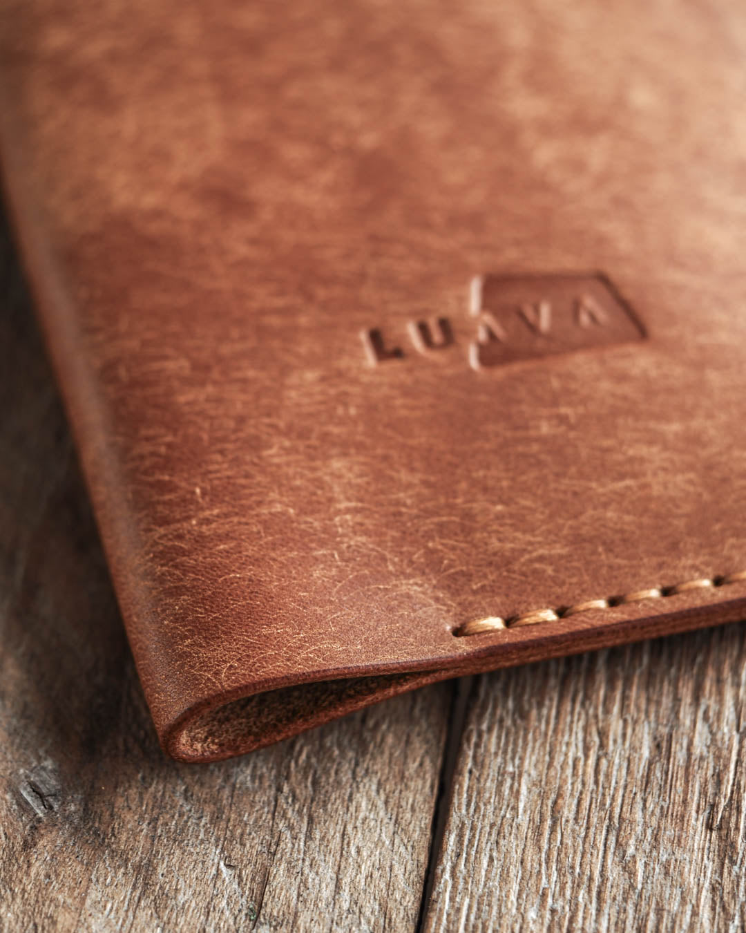 Luava handmade leather passport cover. color cognac. detail