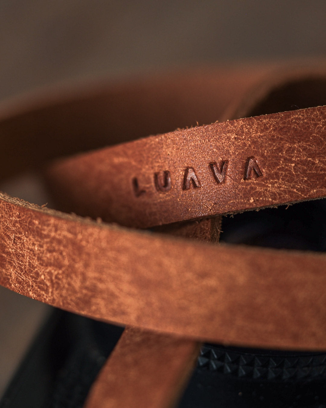 Luava handmade leather camera strap Ramble logo detail