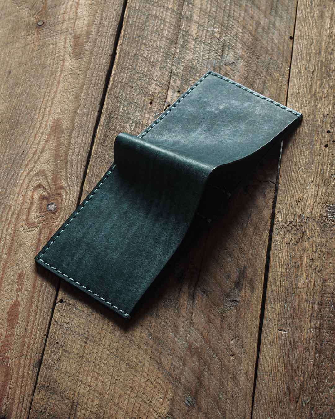 Luava handmade leather wallet bermudaLuava handmade mens bifold leather wallet bermuda abyss angle