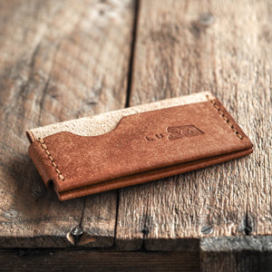 Luava handmade leather wallet Flat in cognac color back