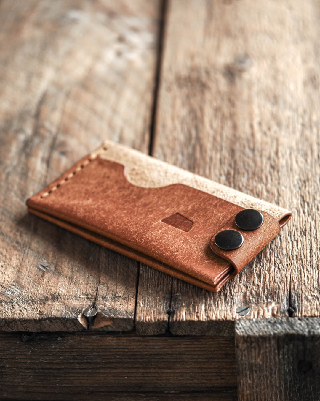 Luava handmade leather wallet Flat in cognac color front