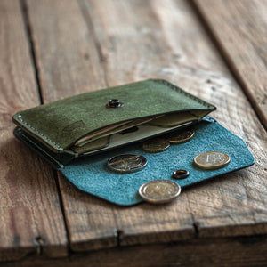 Handmade leather wallet Gambler wallet in use