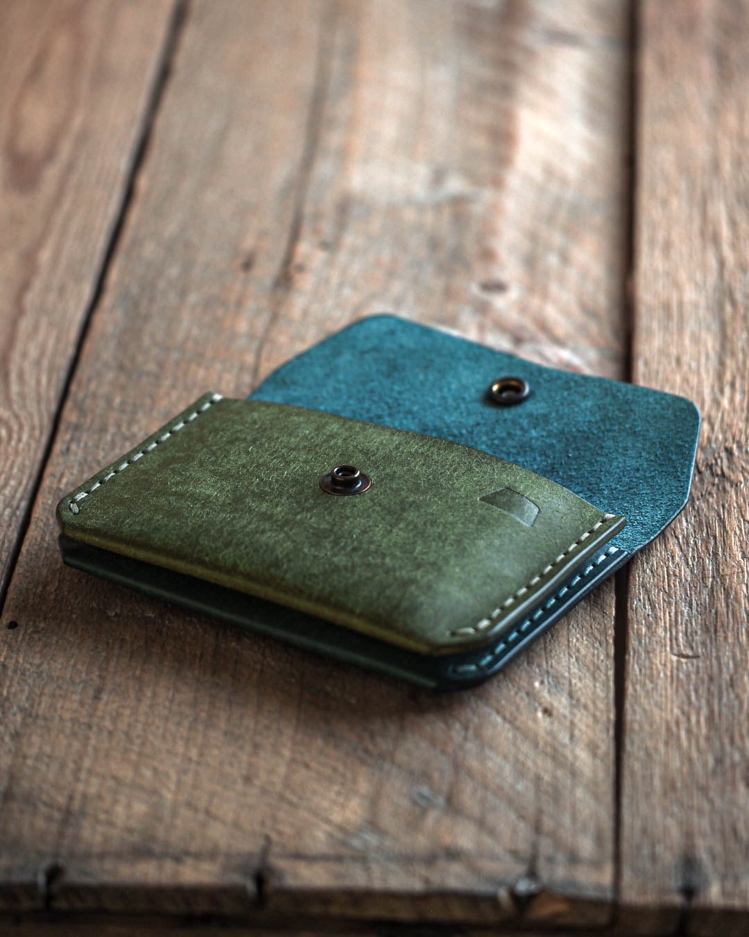 Handmade leather wallet Gambler wallet angle open