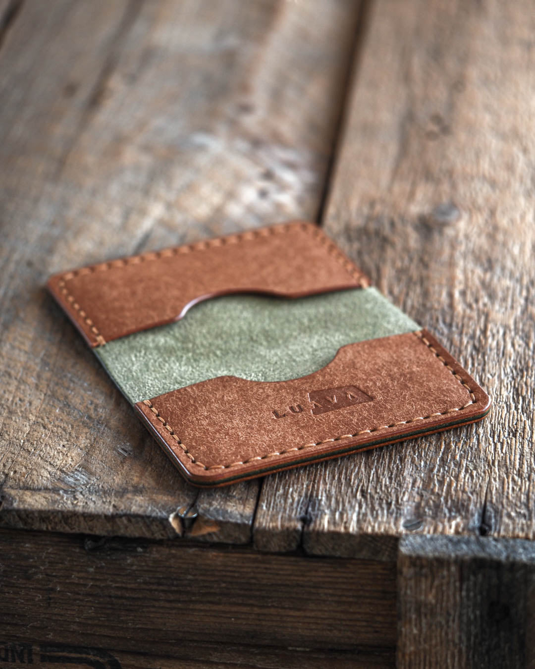 Luava handmade leather bi-fold wallet journeyman branch open