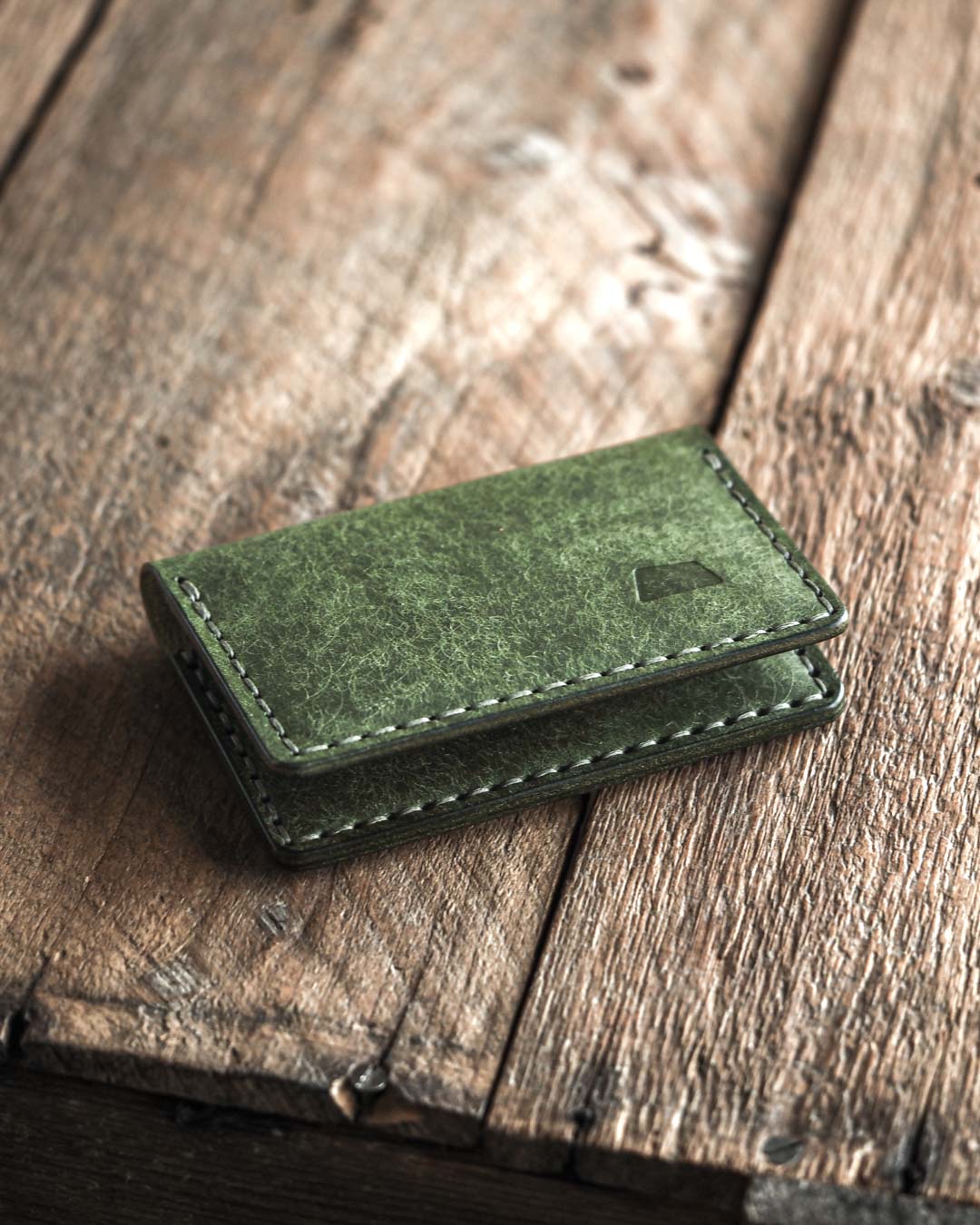 Luava handmade leather bi-fold wallet journeyman pine closed