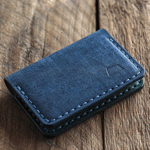 Luava handmade leather bifold wallet for men. Color blue detail