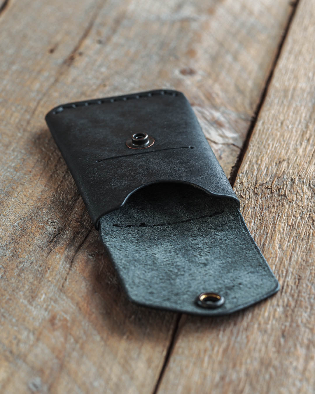 Handmade leather wallet messenger front open
