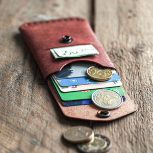 Luava handmade leather wallet Messenger Burgundy front open in use