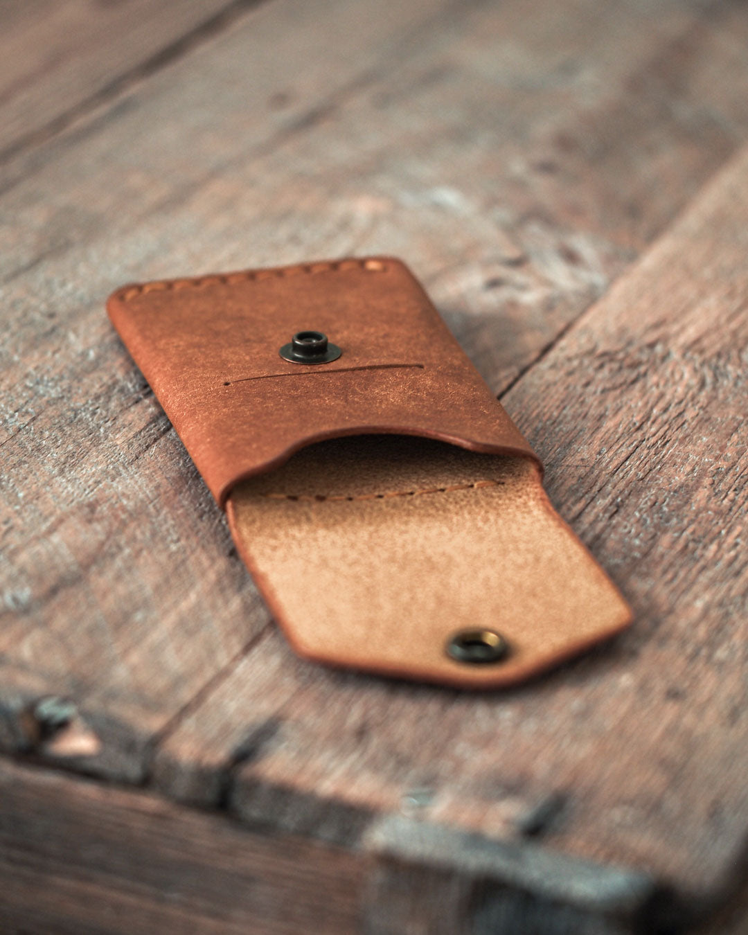 Luava handmade leather wallet messenger front open