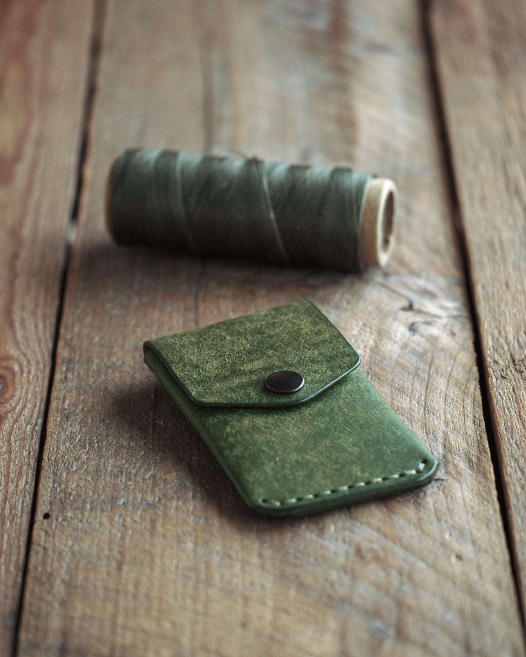 Handmade leather wallet messenger pine front