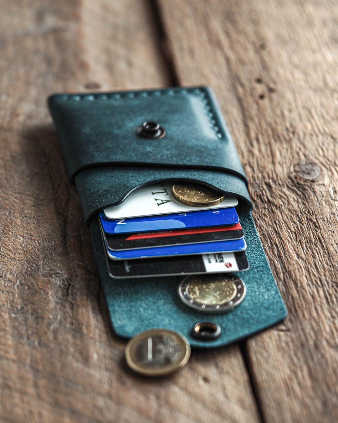 Luava handmade leather wallet Overfold aqua front open in use