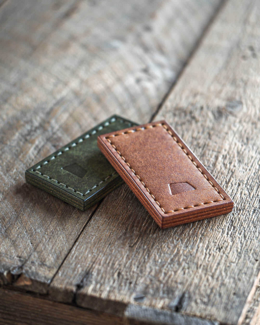 Luava handmade leather Widget no.1 back