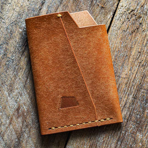 Luava handmade leather wallet handcrafted card holder cardholder made in finland vortex badalassi pueblo cognac front