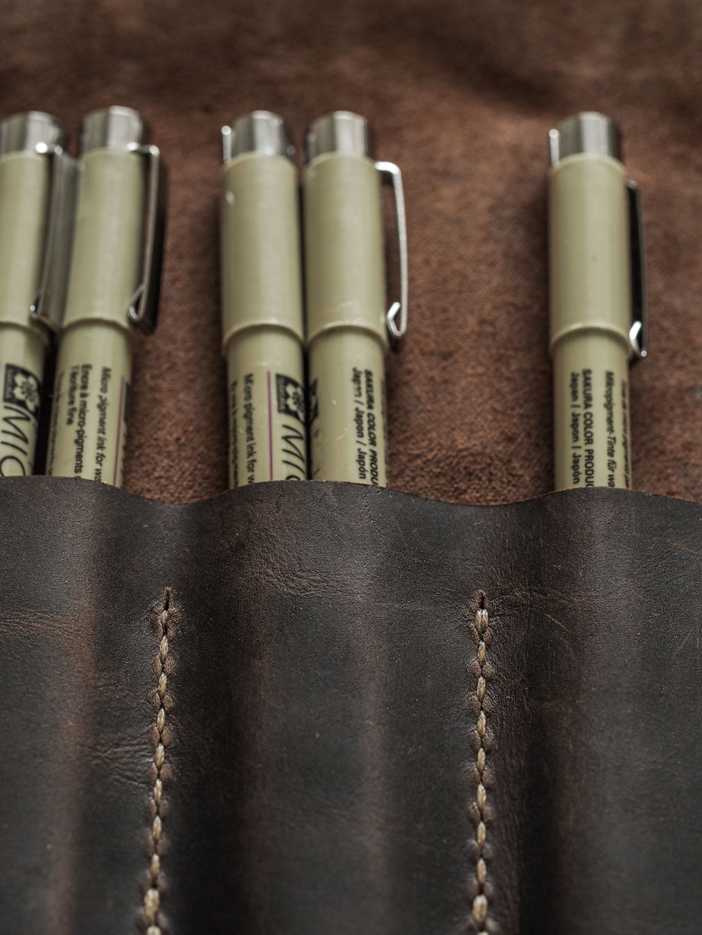 Luava leather pen roll pens