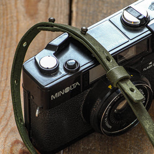 Luava handcrafted leather camera strap adjustable slim pueblo olive detail